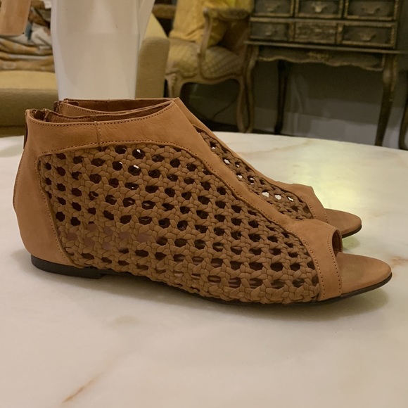 Sundance Leather Woven Peep Toe Delphia Sandal Caning Size 38 - Picture 5 of 13